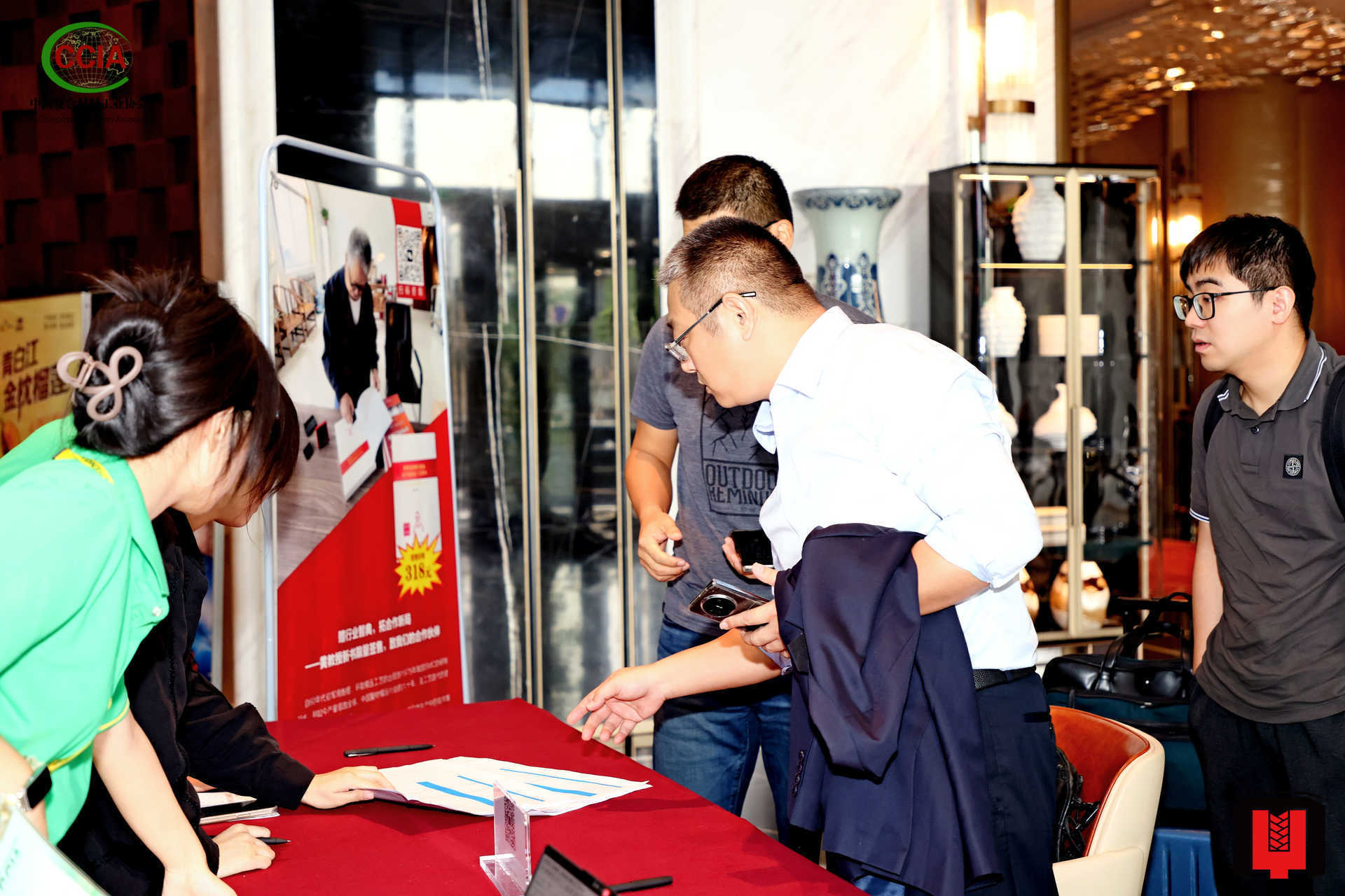 ylzzcom永利总站线路检测新材共画复材模压蓝图——记2025全国复材模压行业年会(图2)