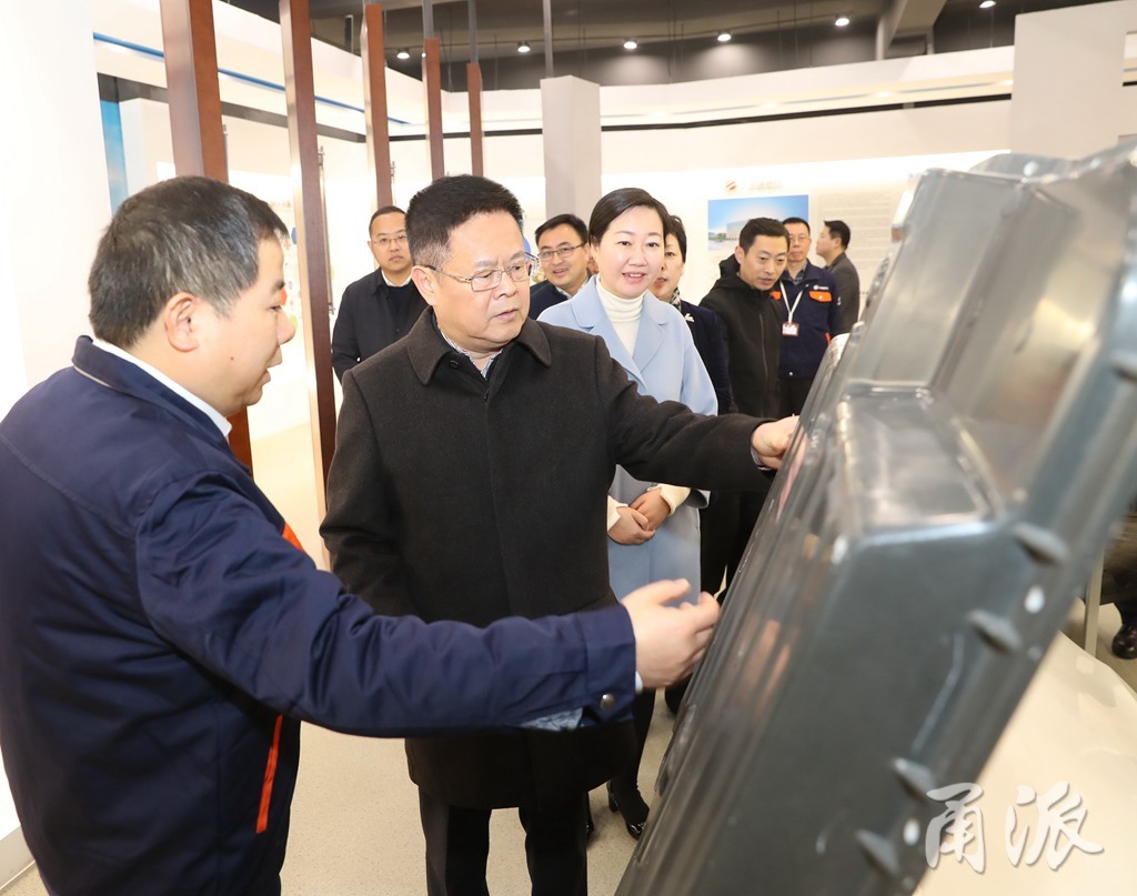 “以后坐高铁,就会想起你们公司”,郑栅洁基层再调研(图2) 69bda8be-621d-4998-9bf9-08970fb8876e.jpg